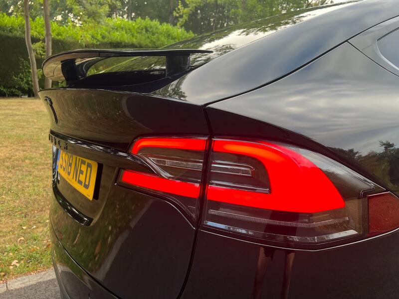 TESLA MODEL X