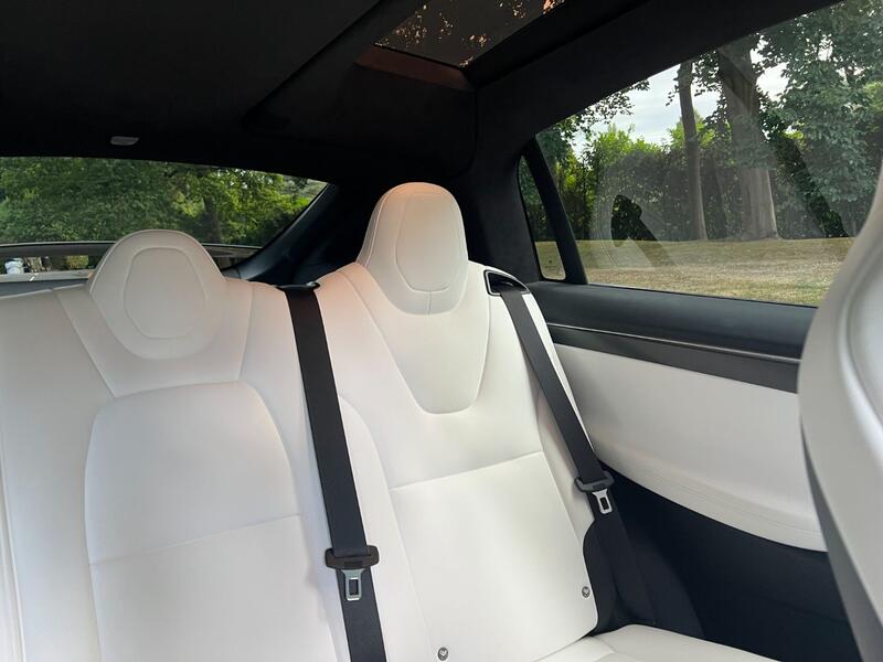 TESLA MODEL X