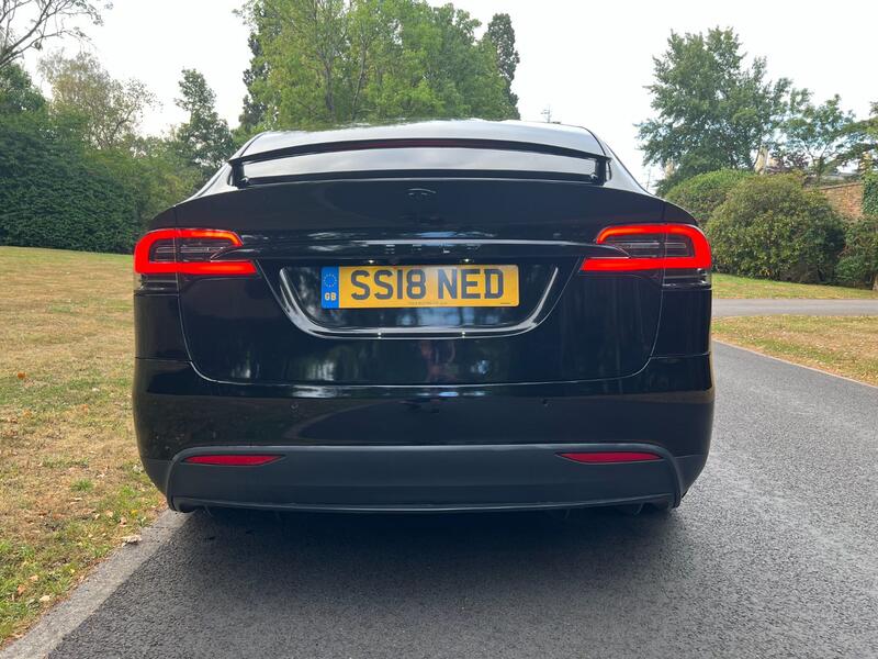 TESLA MODEL X