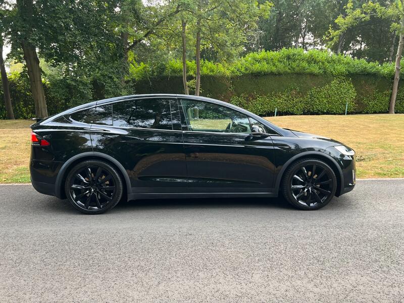 TESLA MODEL X